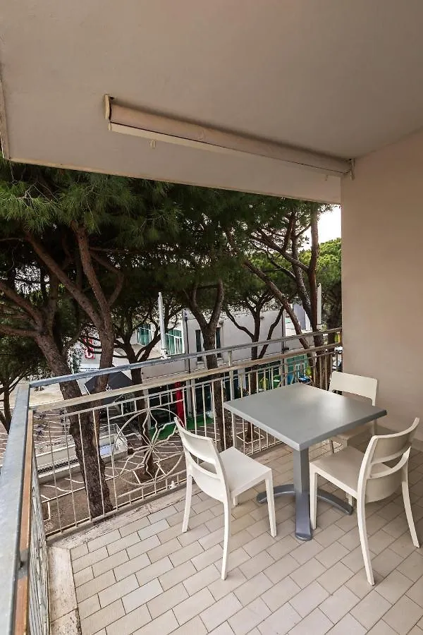 Residence Das Nest - Appartamenti A Pochi Passi Dal Mare Риччоне
